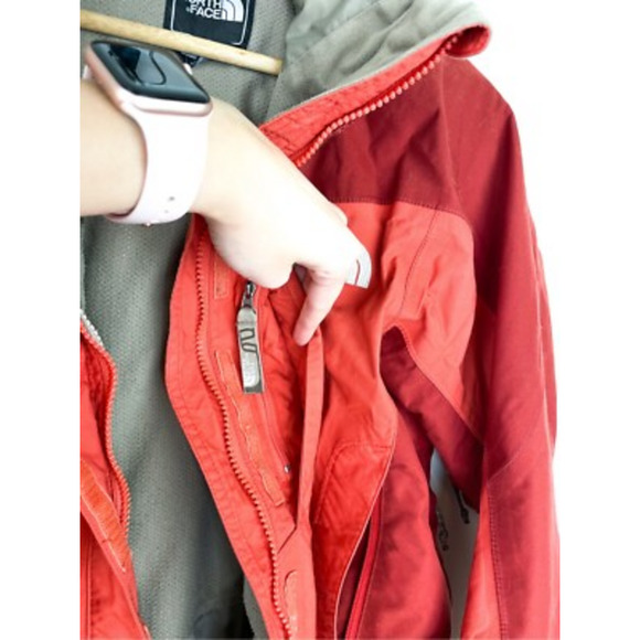 The North Face Y2K Ski Jacket Waterproof and Windproof - Picture 5 of 12